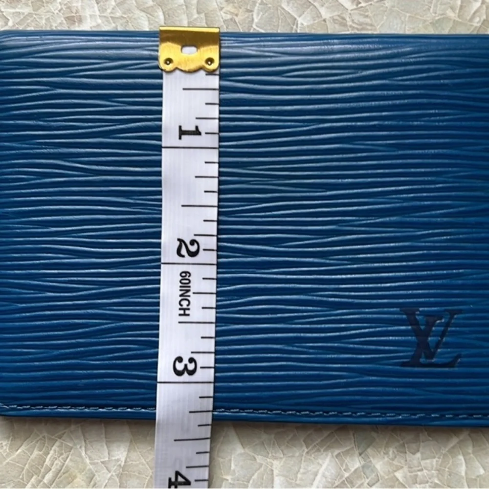 Louis Vuitton Vibrant Blue Epi card holder